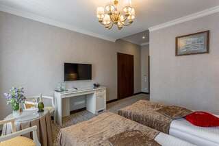 Отель De Volan Boutique Hotel Одесса Улучшенный двухместный номер с 1 кроватью или 2 отдельными кроватями-7