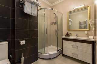 Отель De Volan Boutique Hotel Одесса Улучшенный двухместный номер с 1 кроватью или 2 отдельными кроватями-9